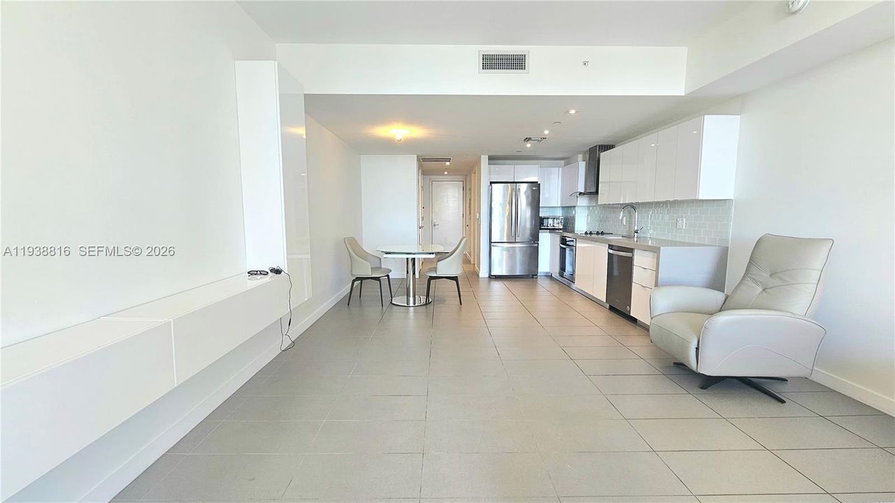 For Sale: $375,000 (0 beds, 1 baths, 588 Square Feet)