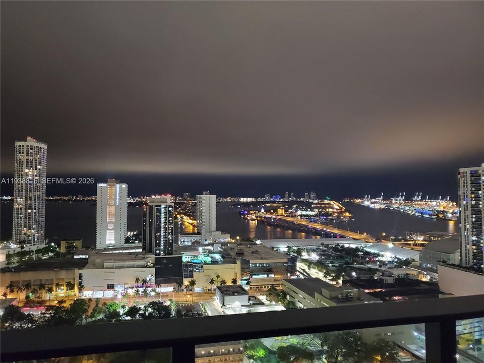 For Sale: $375,000 (0 beds, 1 baths, 588 Square Feet)