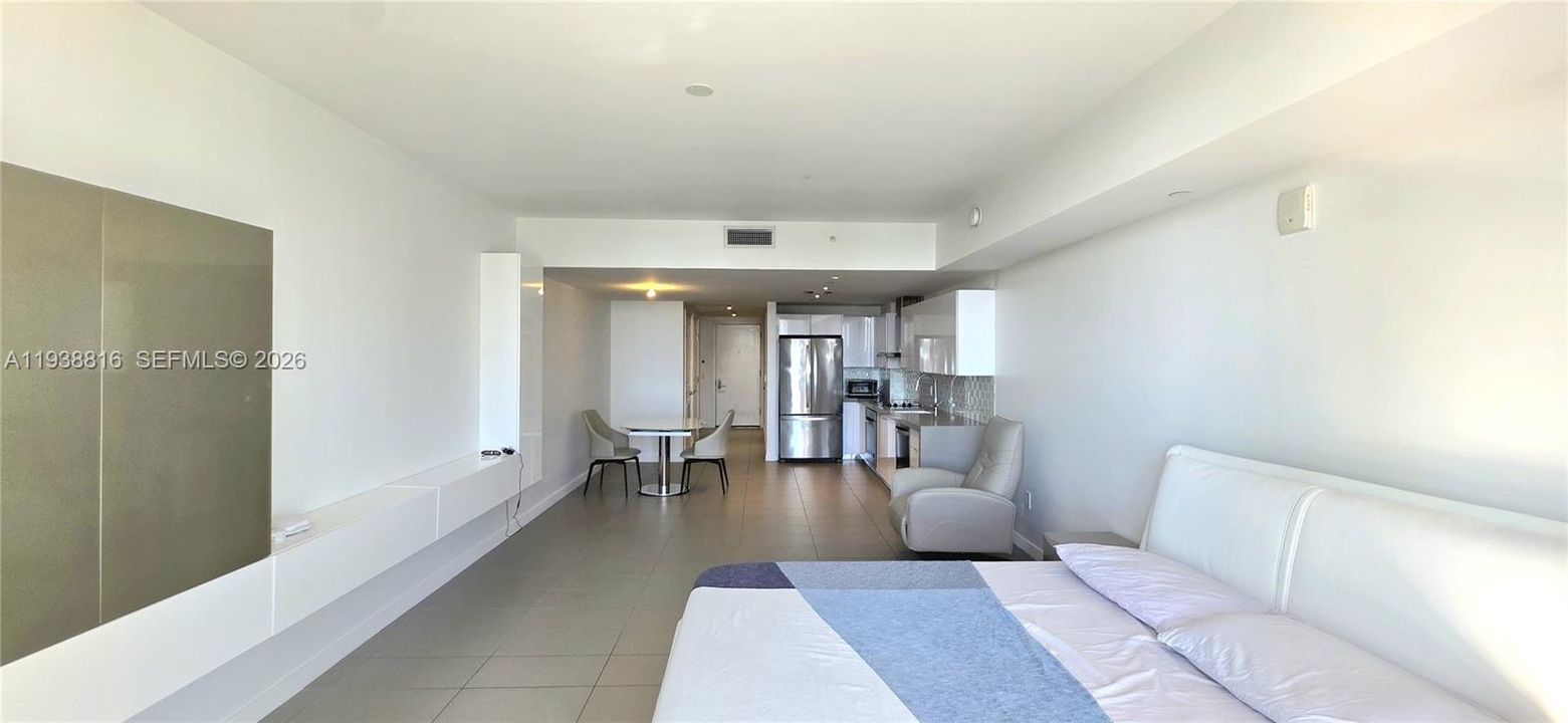 For Sale: $375,000 (0 beds, 1 baths, 588 Square Feet)