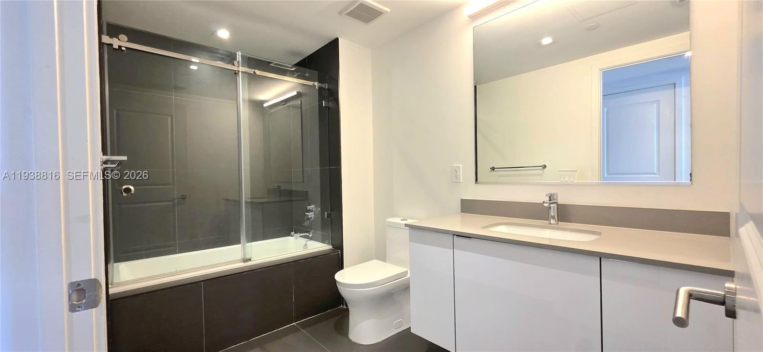 For Sale: $375,000 (0 beds, 1 baths, 588 Square Feet)