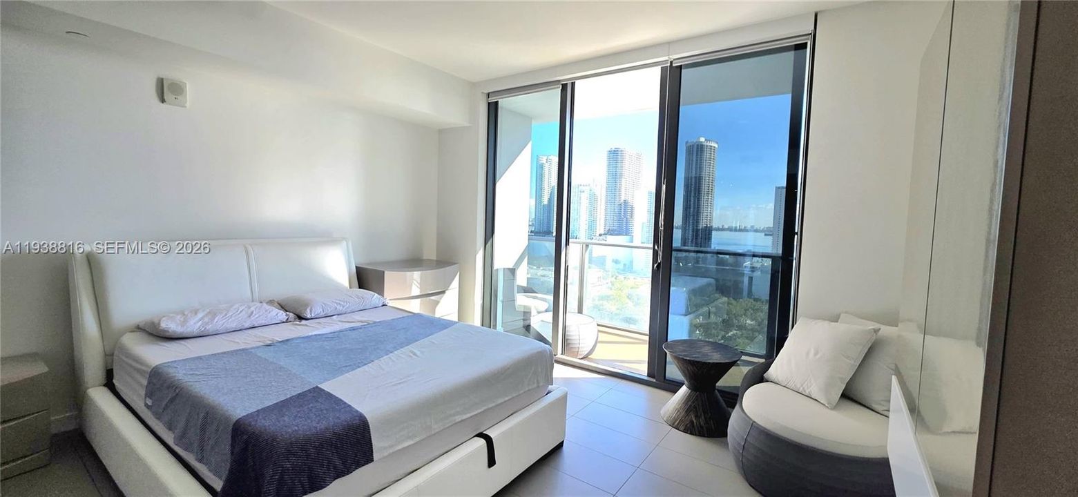 For Sale: $375,000 (0 beds, 1 baths, 588 Square Feet)