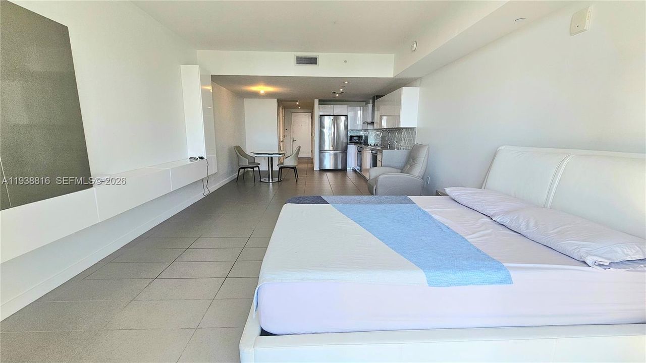 For Sale: $375,000 (0 beds, 1 baths, 588 Square Feet)