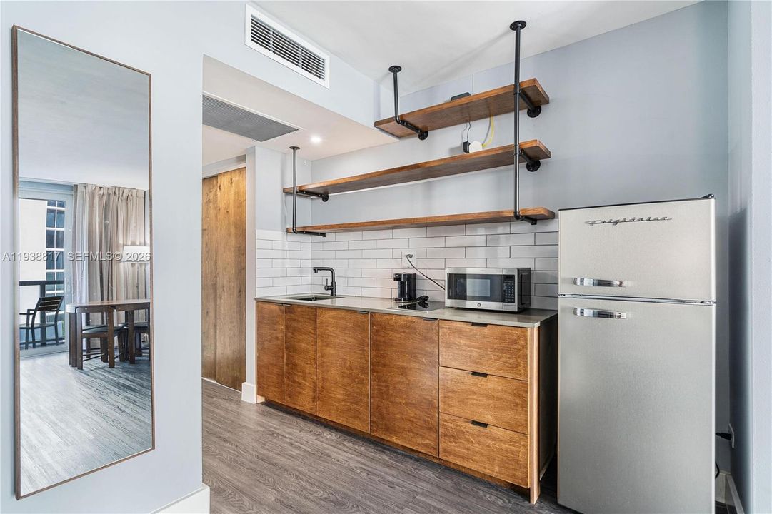 For Sale: $155,000 (0 beds, 1 baths, 360 Square Feet)