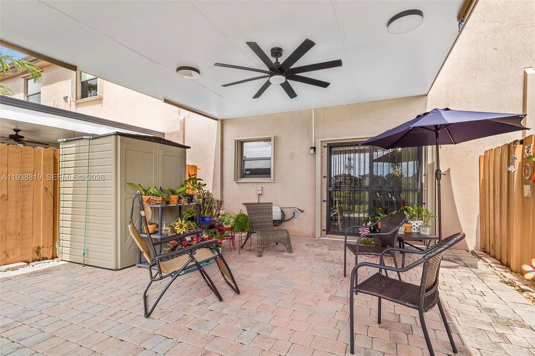 For Sale: $390,000 (3 beds, 2 baths, 1512 Square Feet)