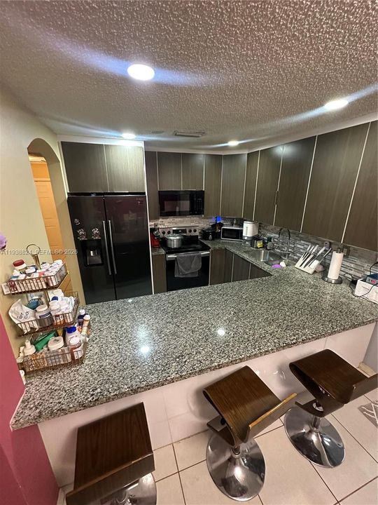 На продажу: $500,000 (3 спален, 2 ванн, 1183 Квадратных фут)