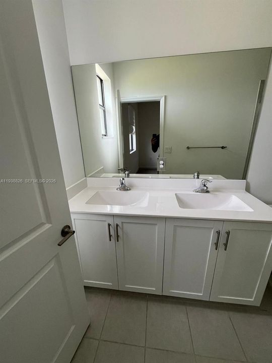 En Renta: $2,500 (3 camas, 3 baños, 1328 Pies cuadrados)