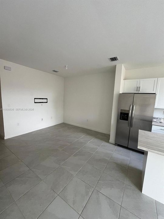 En Renta: $2,500 (3 camas, 3 baños, 1328 Pies cuadrados)