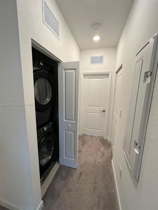 En Renta: $2,500 (3 camas, 3 baños, 1328 Pies cuadrados)