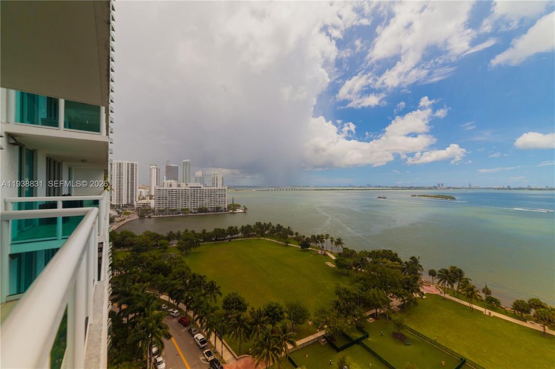 出租: $3,700 (2 贝兹, 2 浴室, 1142 平方英尺)