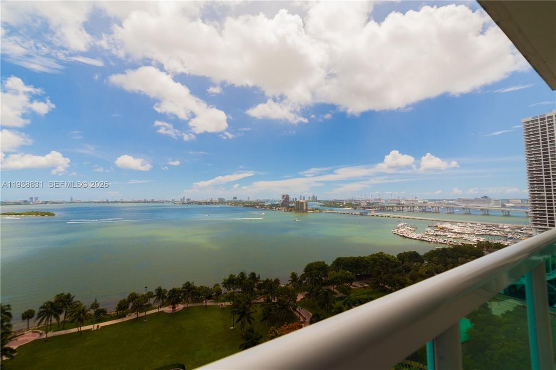 出租: $3,700 (2 贝兹, 2 浴室, 1142 平方英尺)