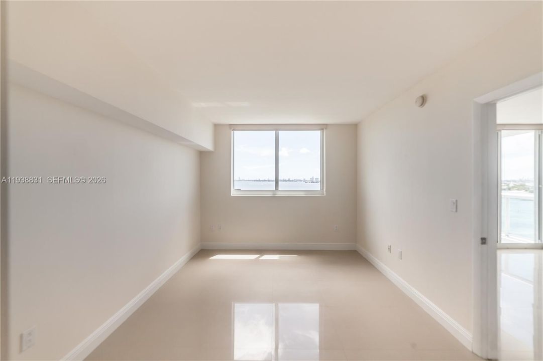 出租: $3,700 (2 贝兹, 2 浴室, 1142 平方英尺)