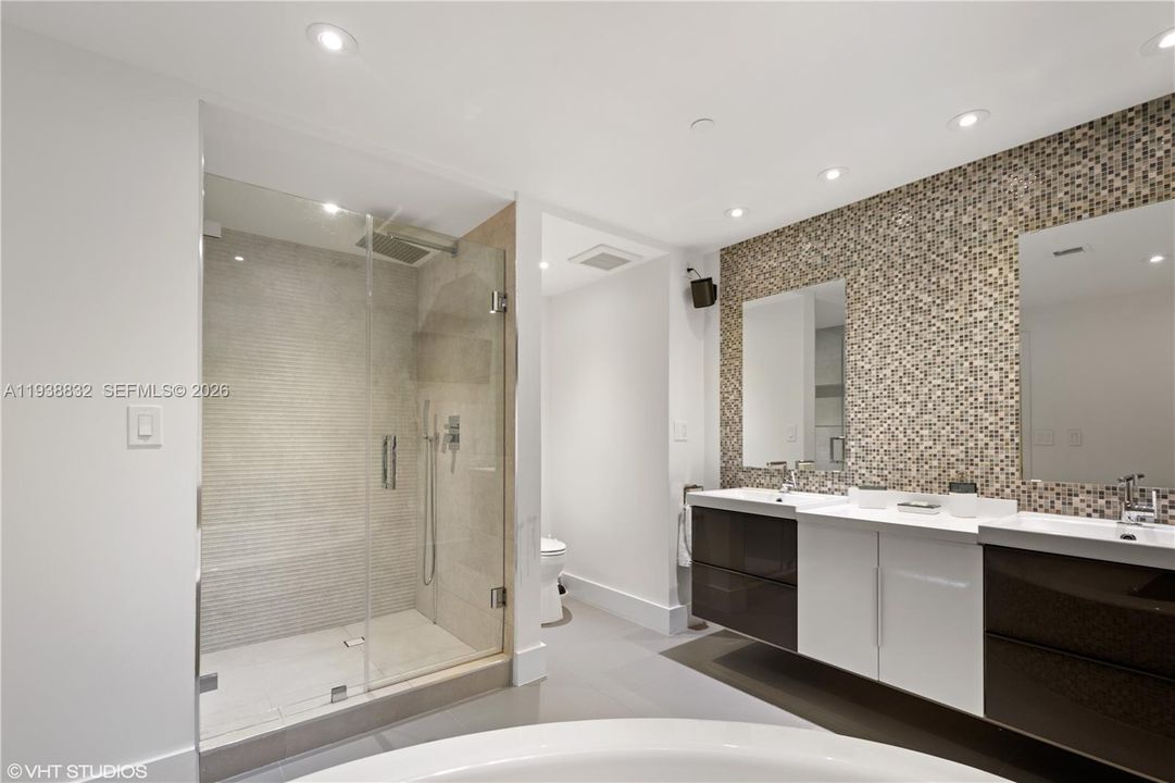 En Venta: $695,000 (2 camas, 2 baños, 1522 Pies cuadrados)