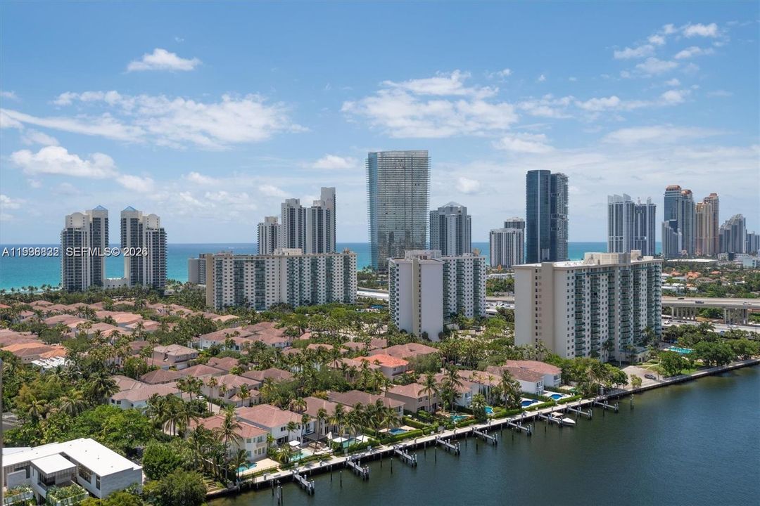 En Venta: $695,000 (2 camas, 2 baños, 1522 Pies cuadrados)