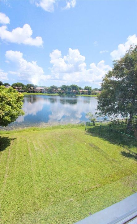 出租: $3,890 (3 贝兹, 2 浴室, 1821 平方英尺)