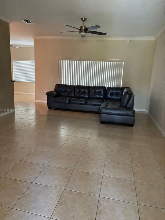 待售: $350,000 (2 贝兹, 2 浴室, 2050 平方英尺)