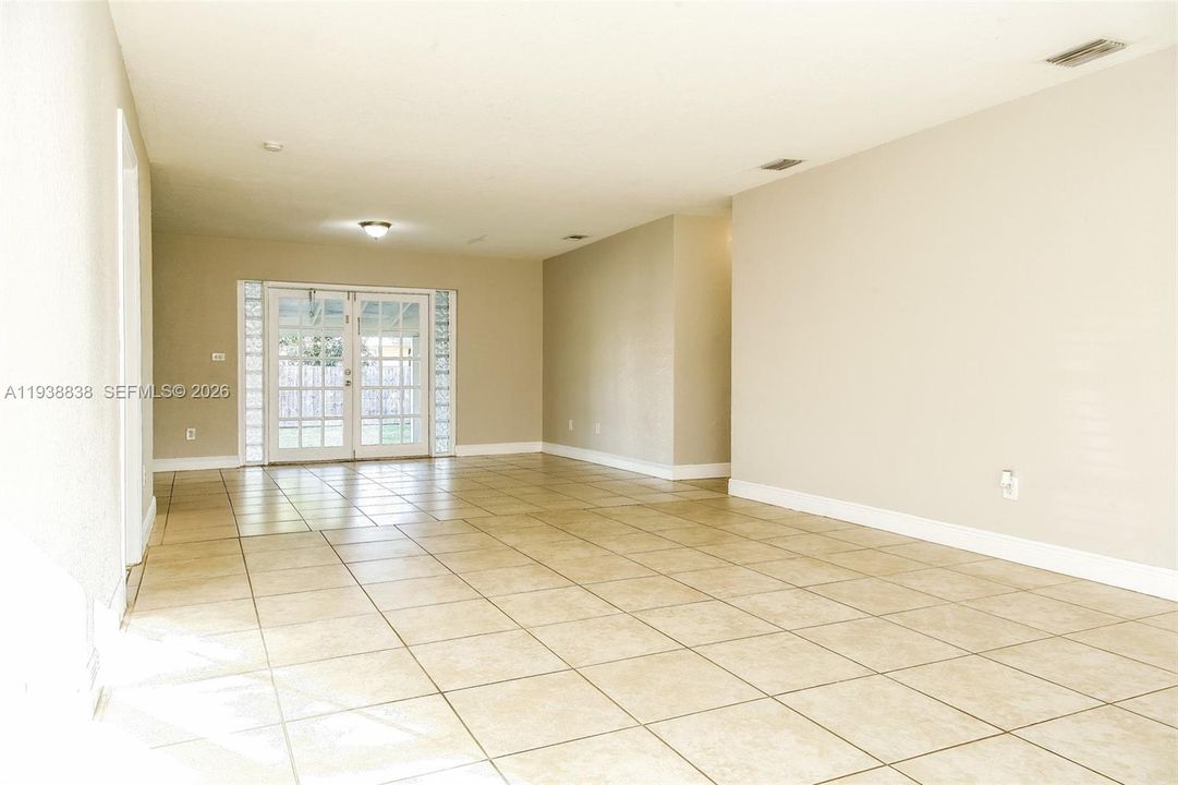 出租: $2,575 (3 贝兹, 2 浴室, 1264 平方英尺)