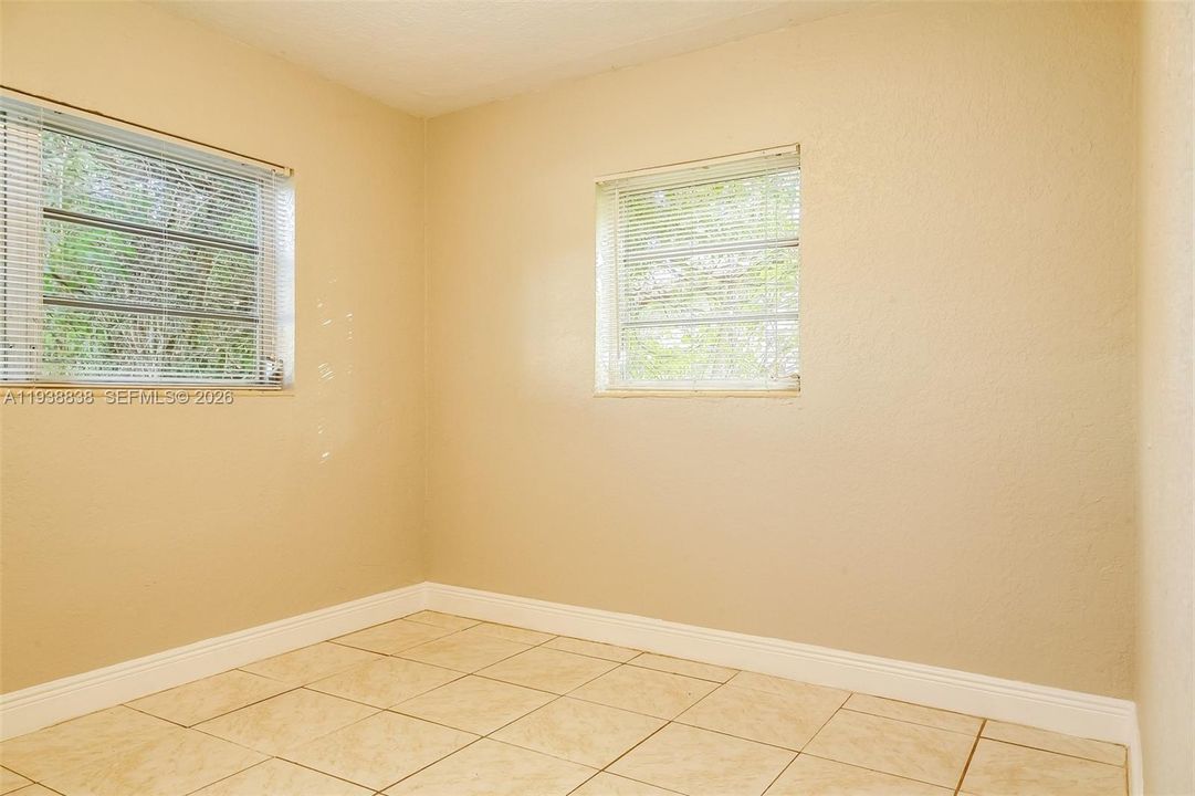 出租: $2,575 (3 贝兹, 2 浴室, 1264 平方英尺)