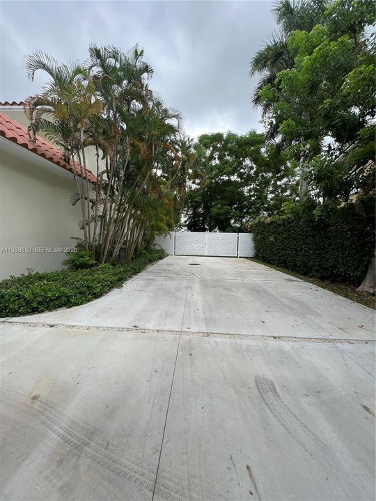 For Rent: $4,500 (4 beds, 3 baths, 1920 Square Feet)