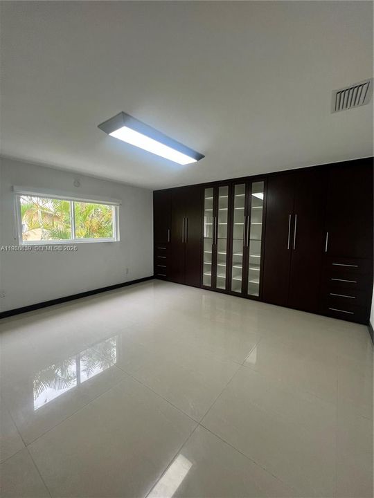 For Rent: $4,500 (4 beds, 3 baths, 1920 Square Feet)