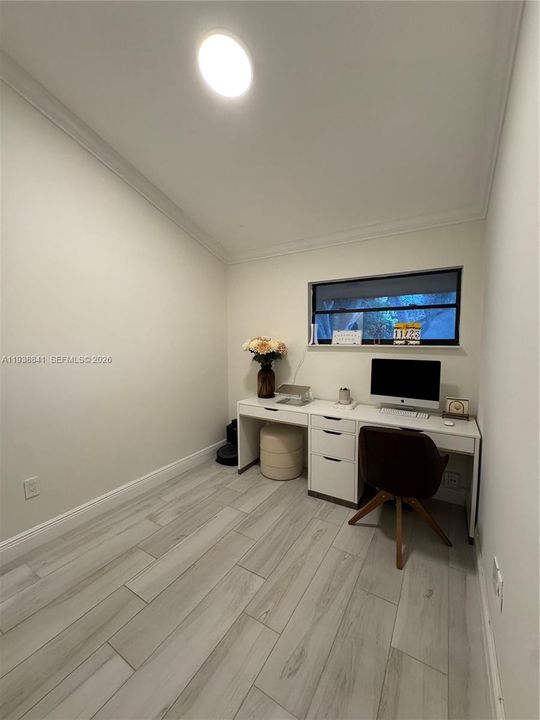 For Sale: $445,000 (2 beds, 1 baths, 970 Square Feet)