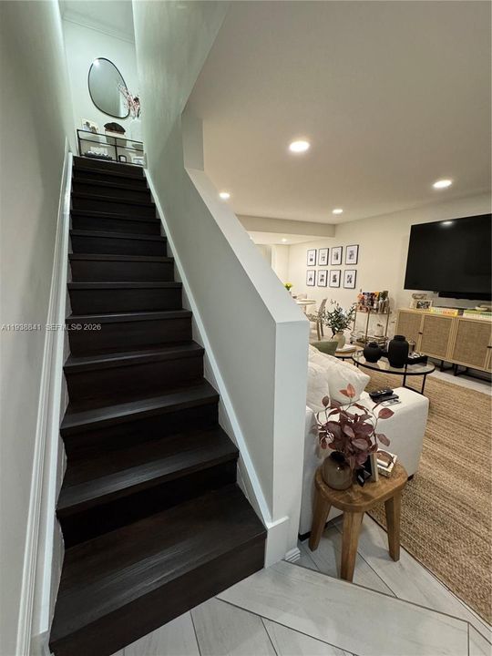 For Sale: $445,000 (2 beds, 1 baths, 970 Square Feet)