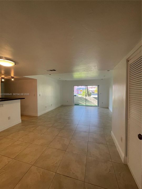 For Rent: $3,000 (3 beds, 2 baths, 1140 Square Feet)