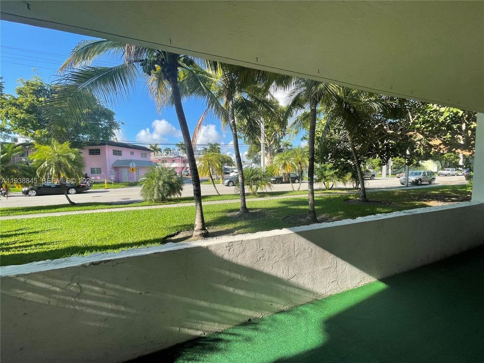 For Rent: $3,000 (3 beds, 2 baths, 1140 Square Feet)