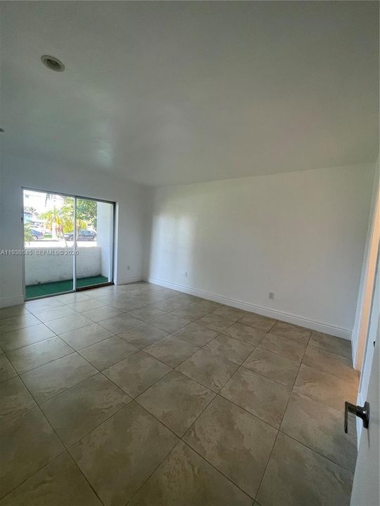 For Rent: $3,000 (3 beds, 2 baths, 1140 Square Feet)