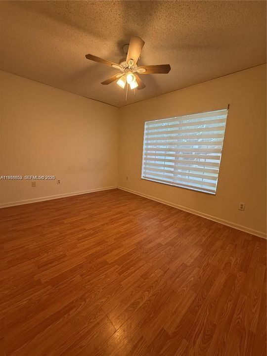 出租: $2,300 (2 贝兹, 2 浴室, 1180 平方英尺)