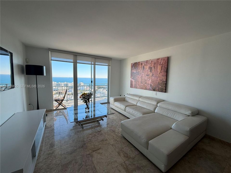 For Rent: $5,900 (2 beds, 2 baths, 1080 Square Feet)