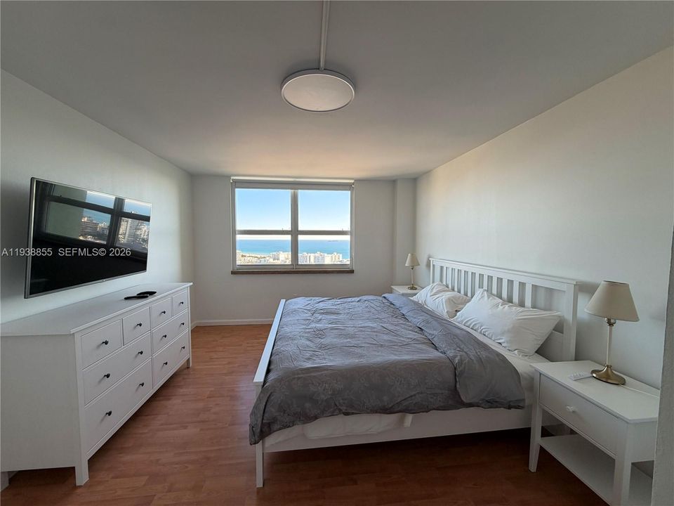 For Rent: $5,900 (2 beds, 2 baths, 1080 Square Feet)