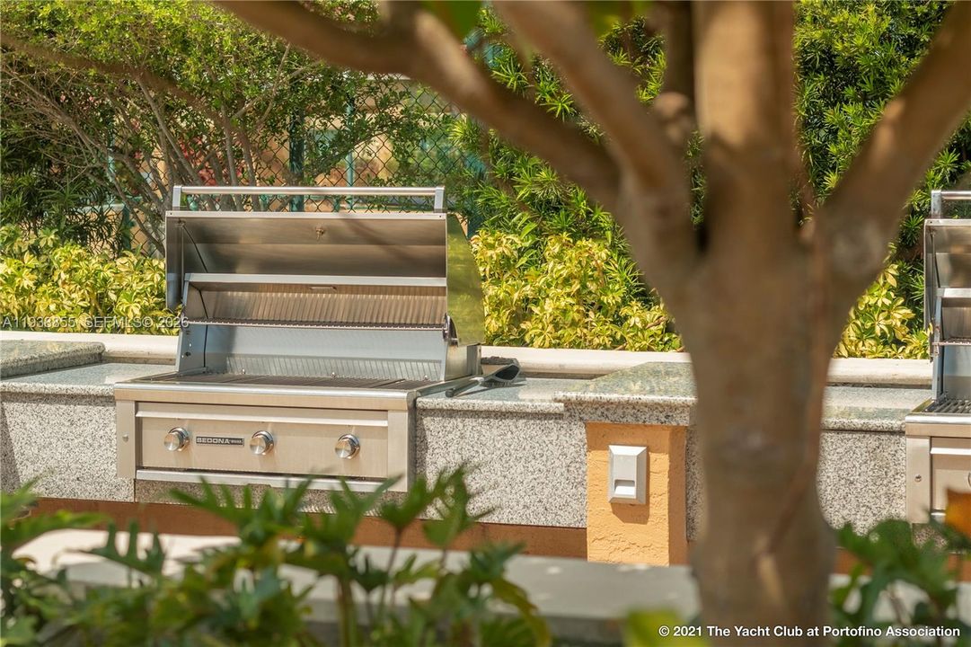 For Rent: $5,900 (2 beds, 2 baths, 1080 Square Feet)