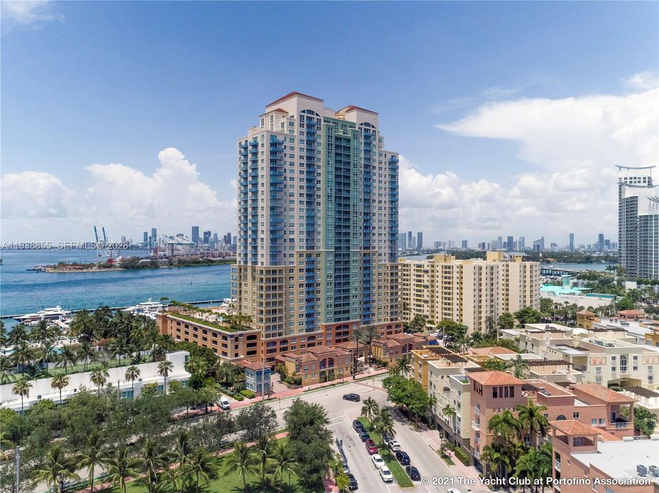 For Rent: $5,900 (2 beds, 2 baths, 1080 Square Feet)