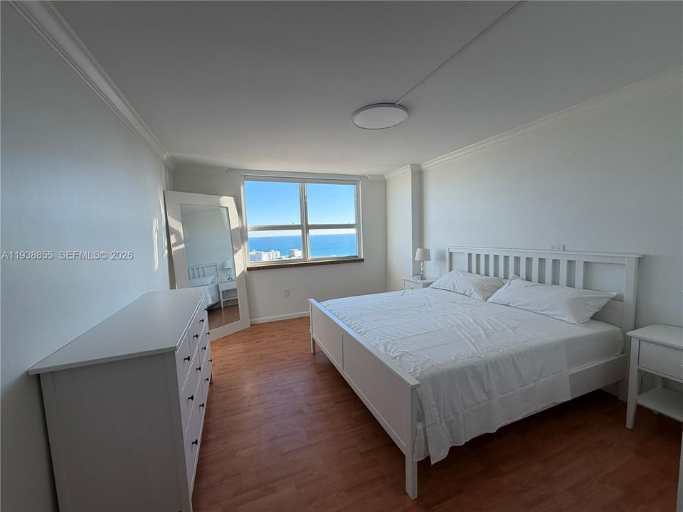 For Rent: $5,900 (2 beds, 2 baths, 1080 Square Feet)