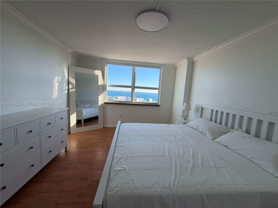 For Rent: $5,900 (2 beds, 2 baths, 1080 Square Feet)