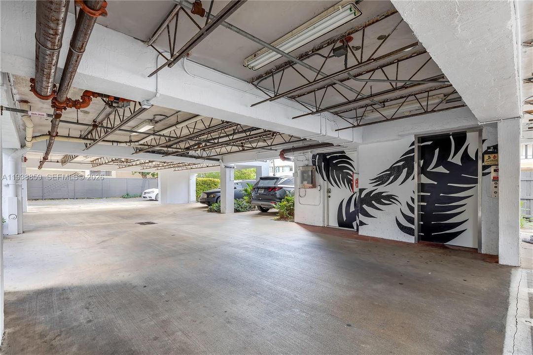 For Rent: $1,995 (1 beds, 1 baths, 548 Square Feet)