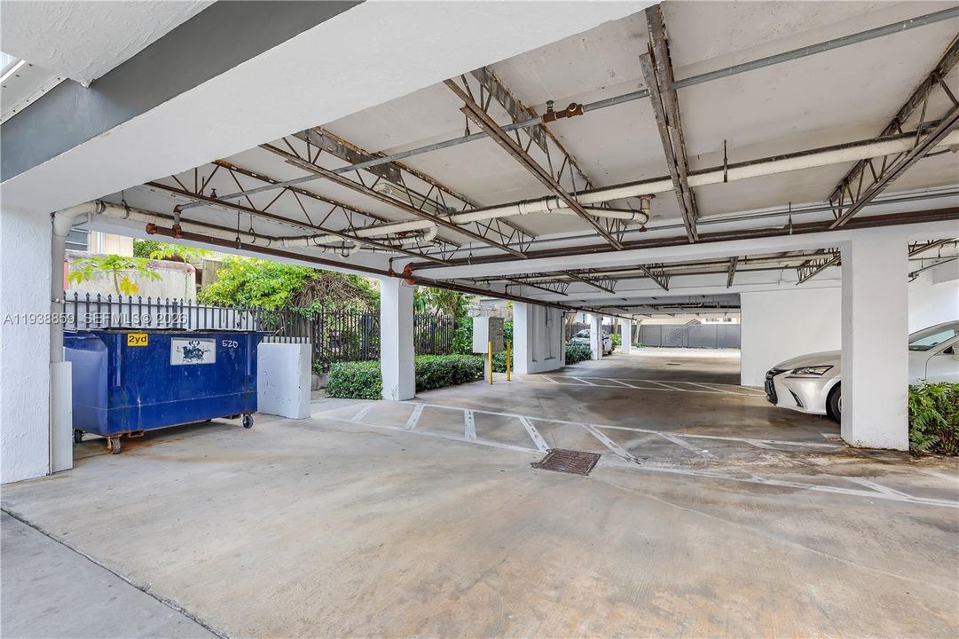 For Rent: $1,995 (1 beds, 1 baths, 548 Square Feet)