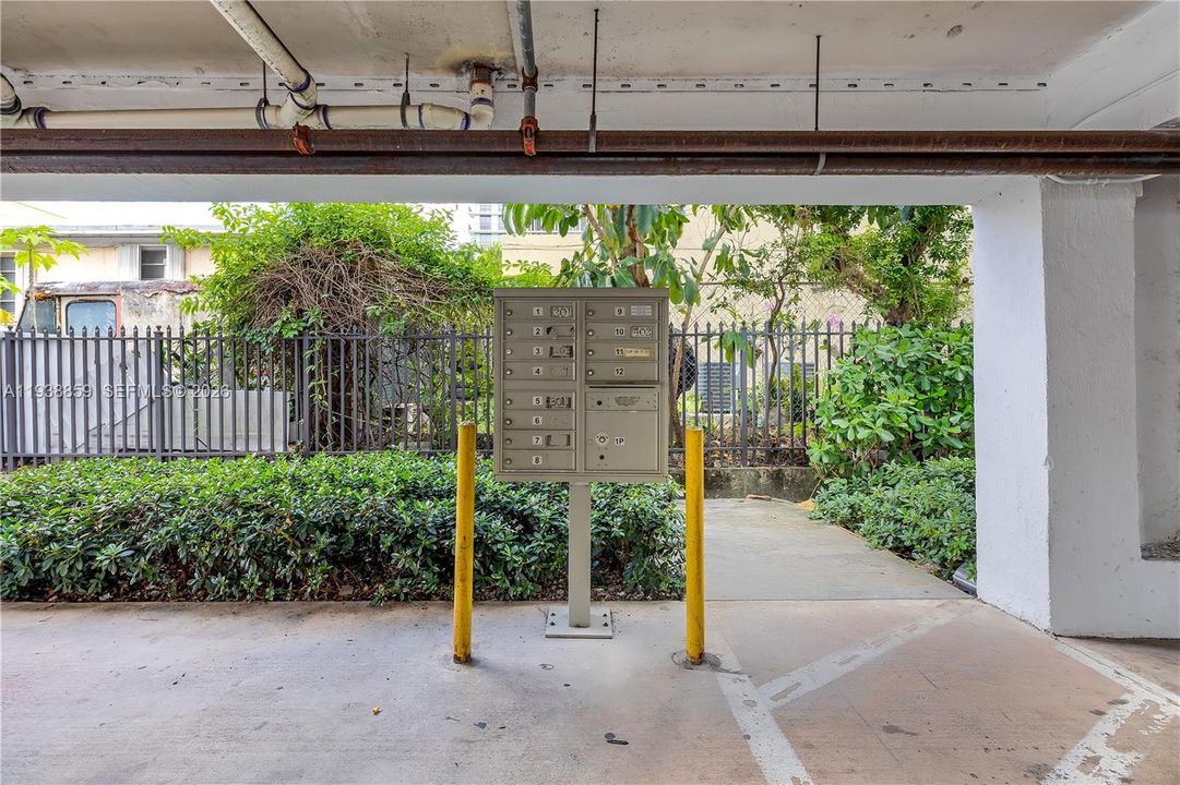 For Rent: $1,995 (1 beds, 1 baths, 548 Square Feet)