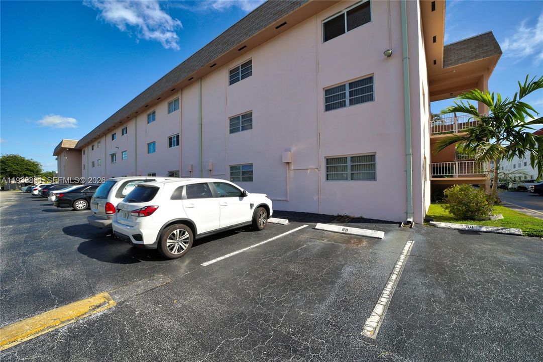 For Sale: $245,000 (2 beds, 2 baths, 1000 Square Feet)