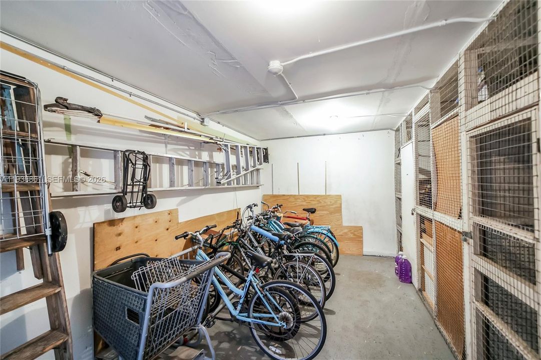 For Sale: $245,000 (2 beds, 2 baths, 1000 Square Feet)