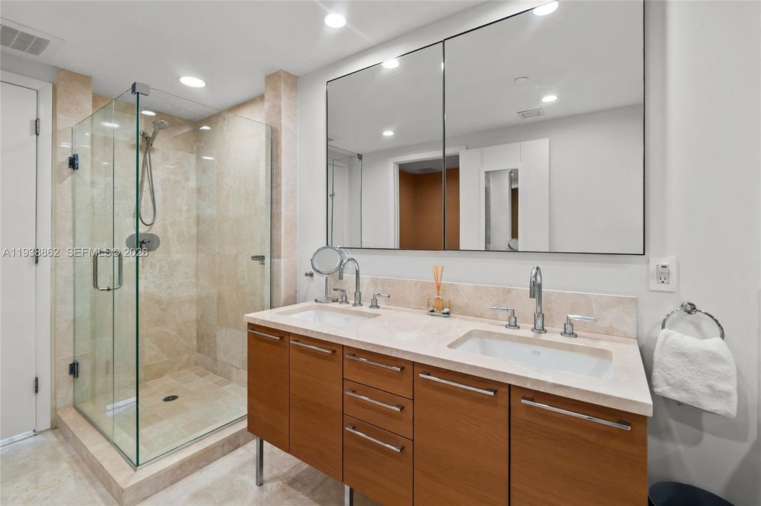 For Rent: $12,900 (2 beds, 3 baths, 1479 Square Feet)