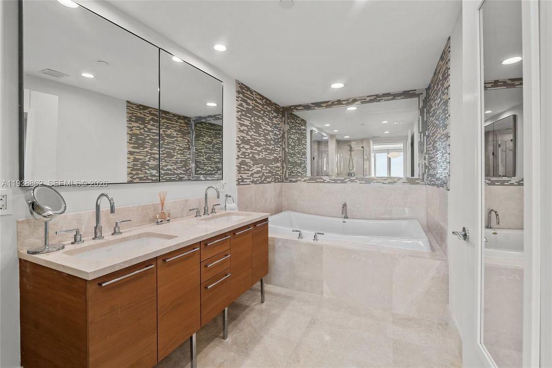 For Rent: $12,900 (2 beds, 3 baths, 1479 Square Feet)