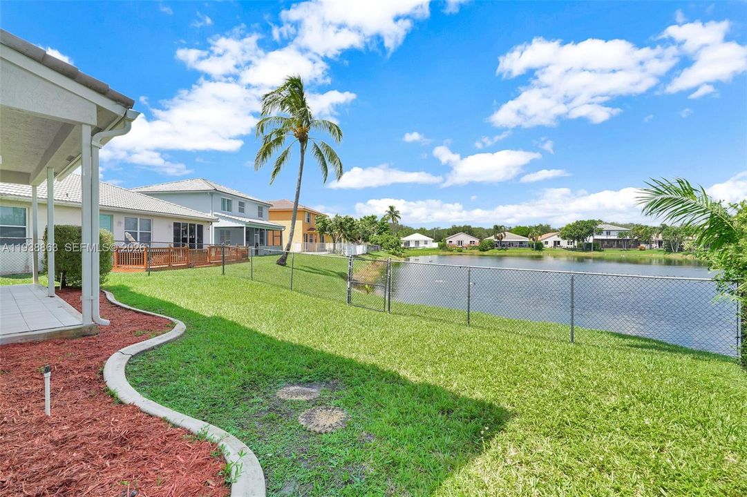 En Venta: $739,000 (3 camas, 2 baños, 2132 Pies cuadrados)