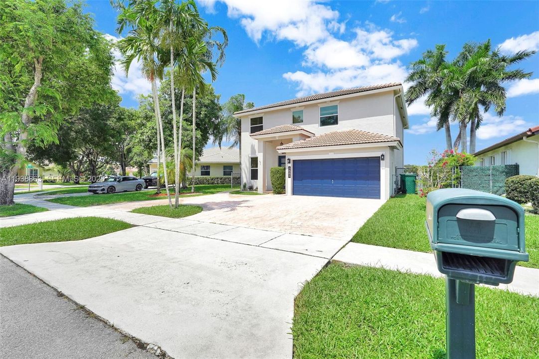 En Venta: $739,000 (3 camas, 2 baños, 2132 Pies cuadrados)