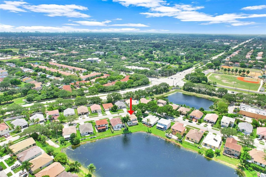 En Venta: $739,000 (3 camas, 2 baños, 2132 Pies cuadrados)