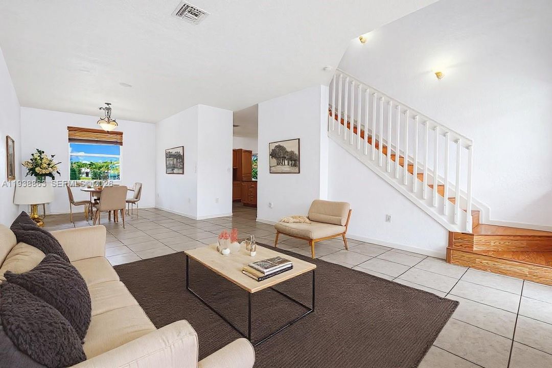 En Venta: $739,000 (3 camas, 2 baños, 2132 Pies cuadrados)