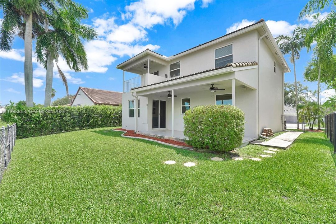 En Venta: $739,000 (3 camas, 2 baños, 2132 Pies cuadrados)