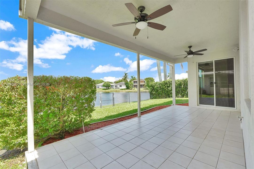 En Venta: $739,000 (3 camas, 2 baños, 2132 Pies cuadrados)