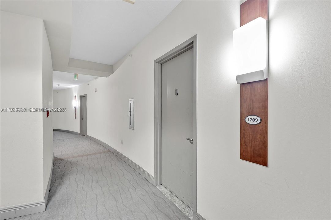 En Venta: $398,000 (1 camas, 1 baños, 825 Pies cuadrados)