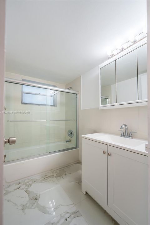 En Renta: $2,400 (1 camas, 1 baños, 720 Pies cuadrados)